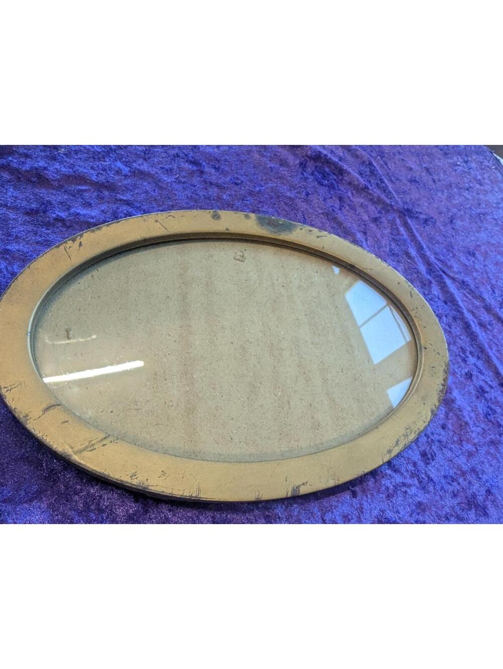Vintage Oval Frame with Backing - Picture 7 of 8